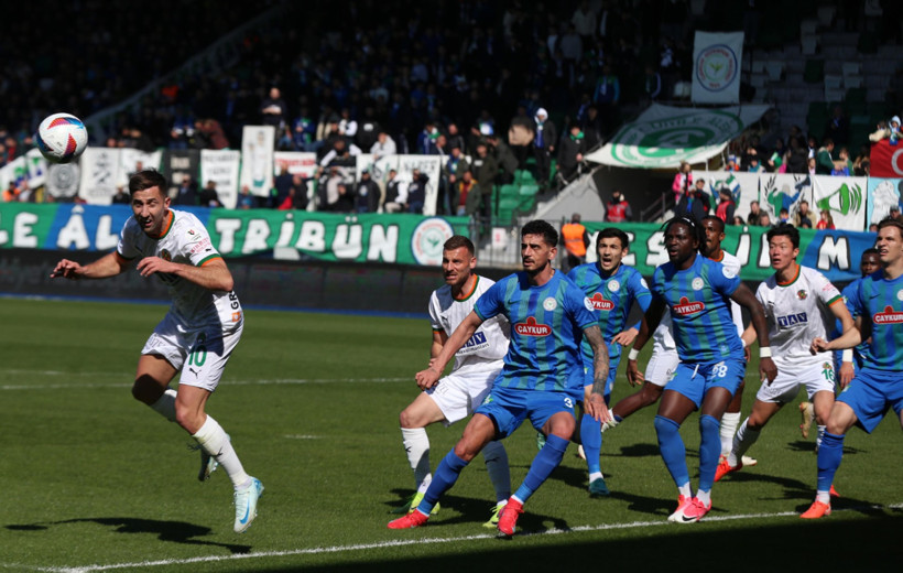 Çaykur Rizespor, Alanyaspor'u yıldızlarıyla geçti - Resim : 1