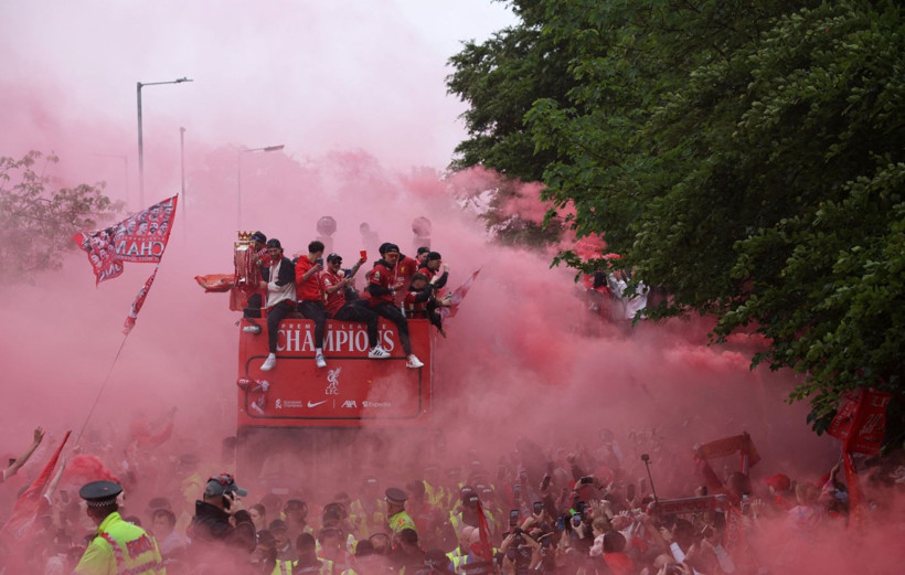 Liverpool'un 20. şampiyonluğu kutlandı - Resim: 4