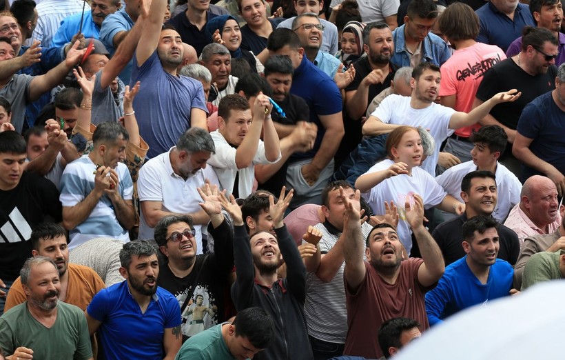 485 yıllık gelenek! 8 ton mesir macunu saçıldı - Resim: 21