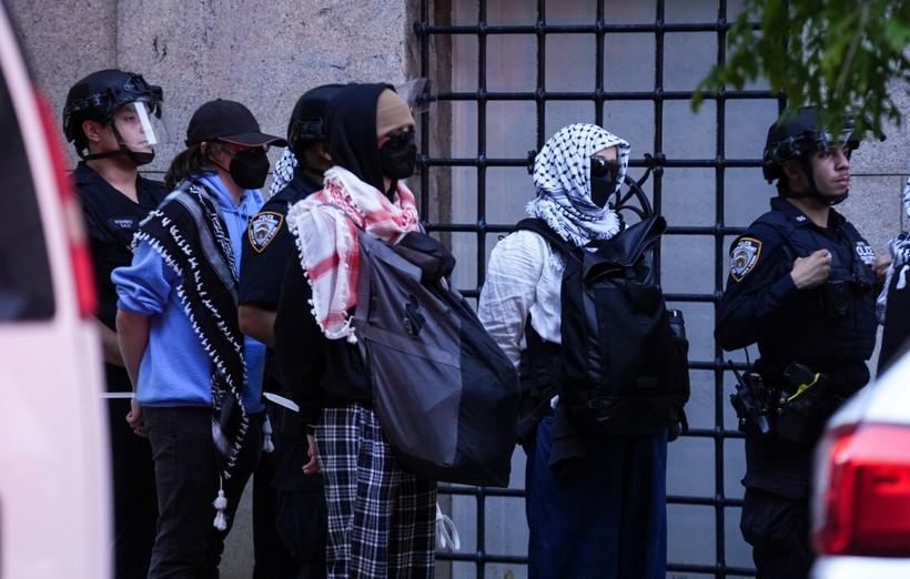 Köklü üniversitenin onlarca öğrencisi gözaltına alındı: İşe yaramaz entelektüeller olmayacağız - Resim: 5