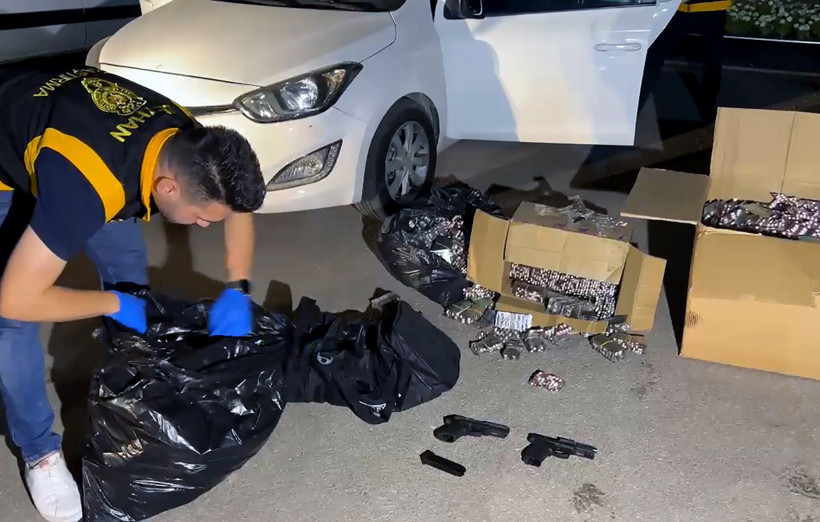 Oto galeriye uyuşturucu baskını - Resim : 1