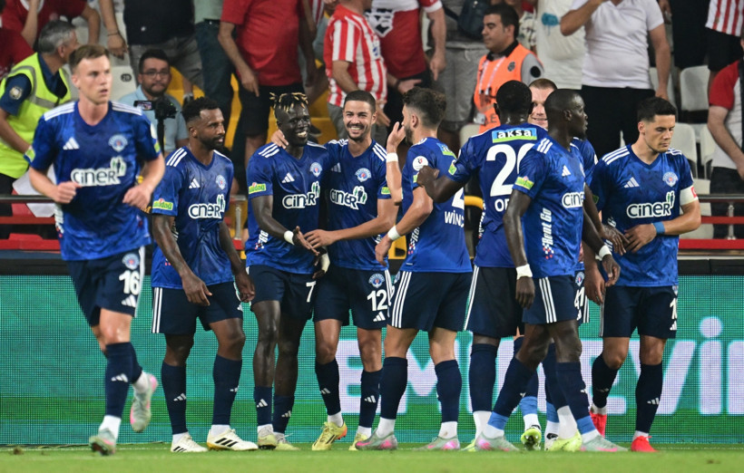 Antalyaspor, Kasımpaşa’yı ilk yarıda yıktı - Resim : 1