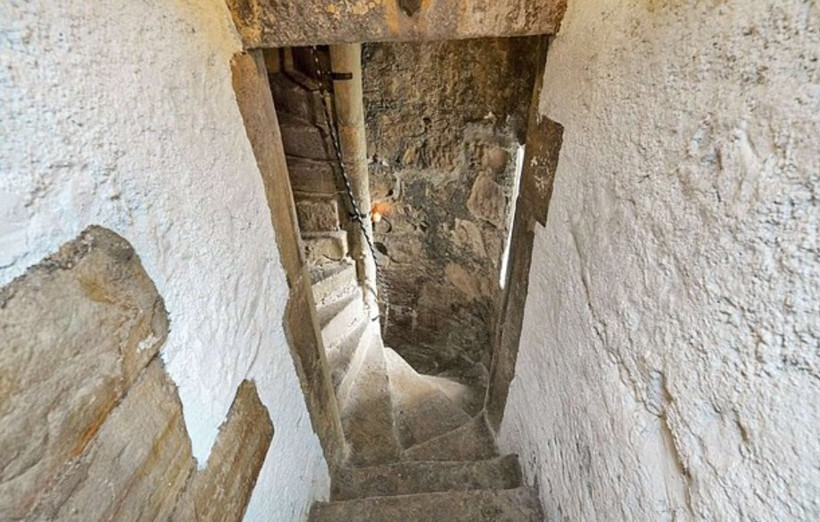 558 yıllık kale satışa çıktı - Resim : 3