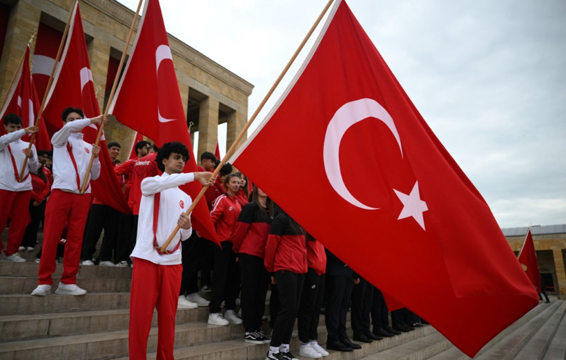 Gençler Ata'sına koştu - Resim: 6