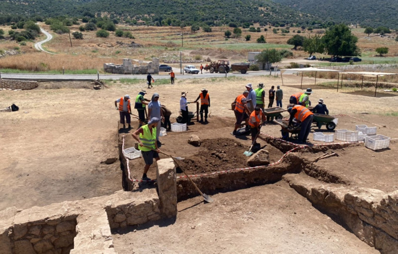 Patara'nın simgesi kent kapısı çevresindeki stoa ve dükkanlar gün yüzüne çıkarılıyor - Resim: 8