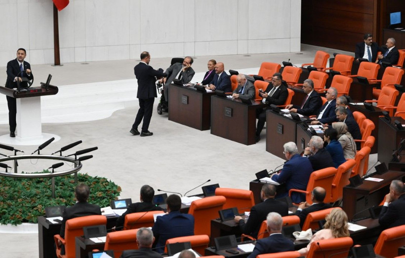 CHP’li Akdoğan’dan direksiyonlu protesto - Resim: 10
