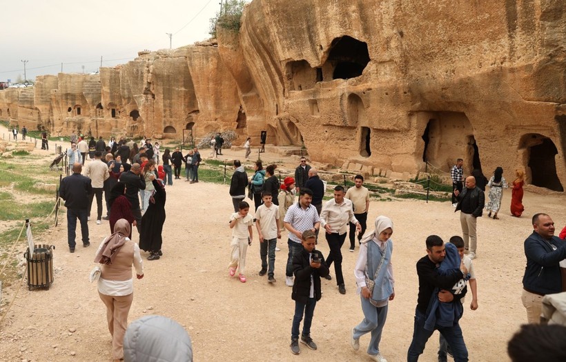 Mardin’de bayram yoğunluğu! Oteller tamamen doldu, turistler akın etti - Resim: 4