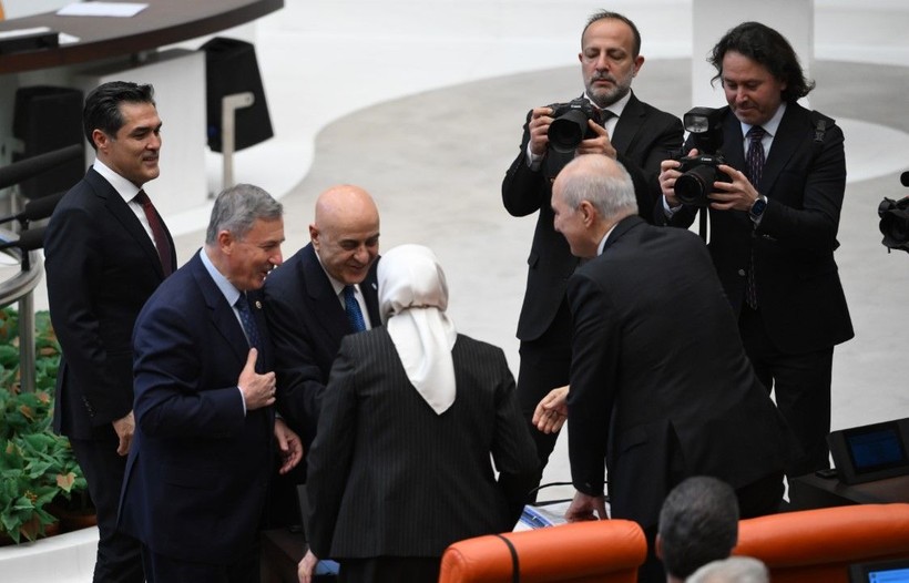 MHP lideri Bahçeli, TBMM Başkanı seçimlerinde oy kullandı - Resim: 43