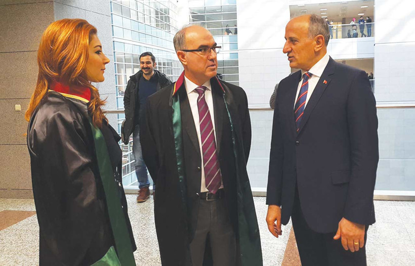 Kızlar, babaları i&ccedil;in adaletin peşInde - Resim : 6