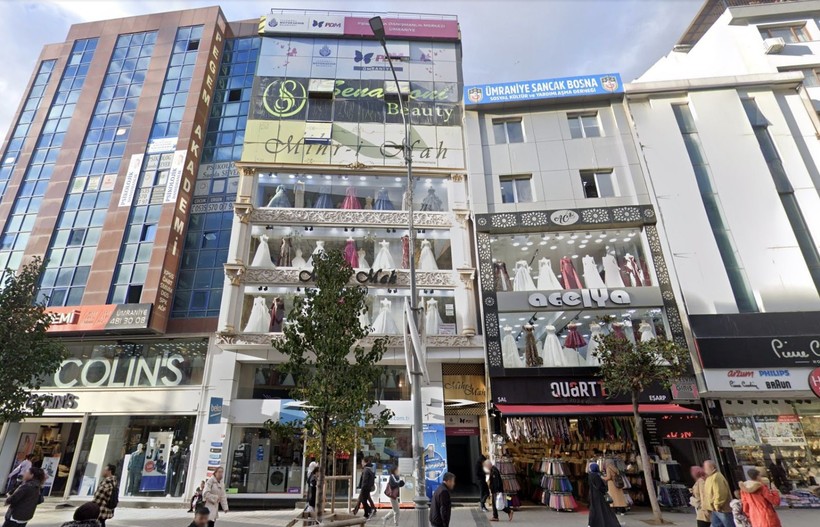Gelinlik mankenlerinin istila ettiği cadde! - Resim: 6