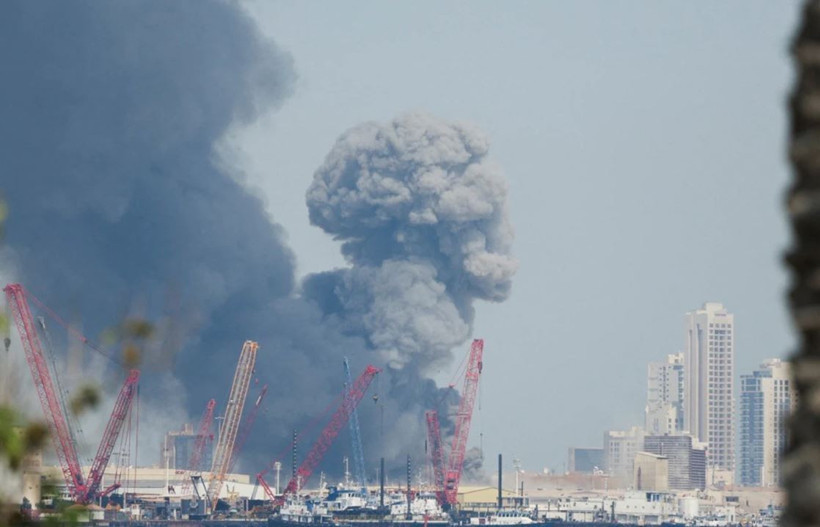 İran, Arap ülkelerindeki ABD üslerini vurdu - Resim : 1