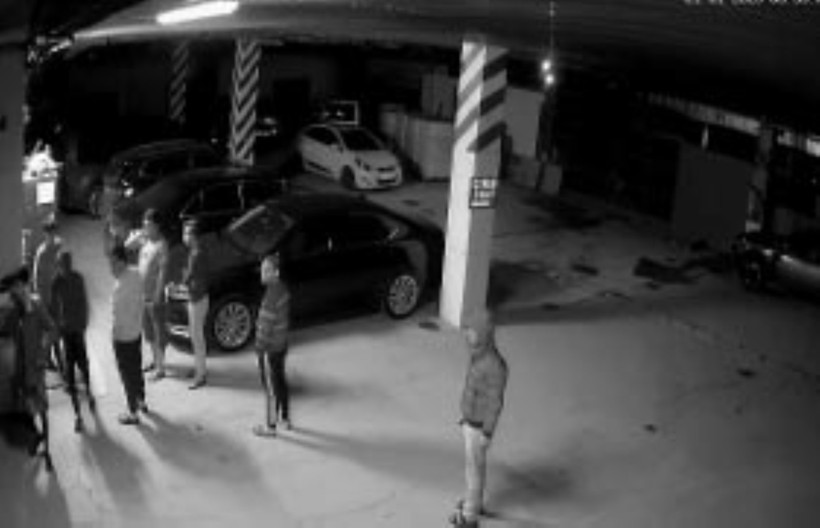 Bolu faciasında yangın tüpünü hiç kullanmamış, araçlarına koşmuşlar - Resim : 3