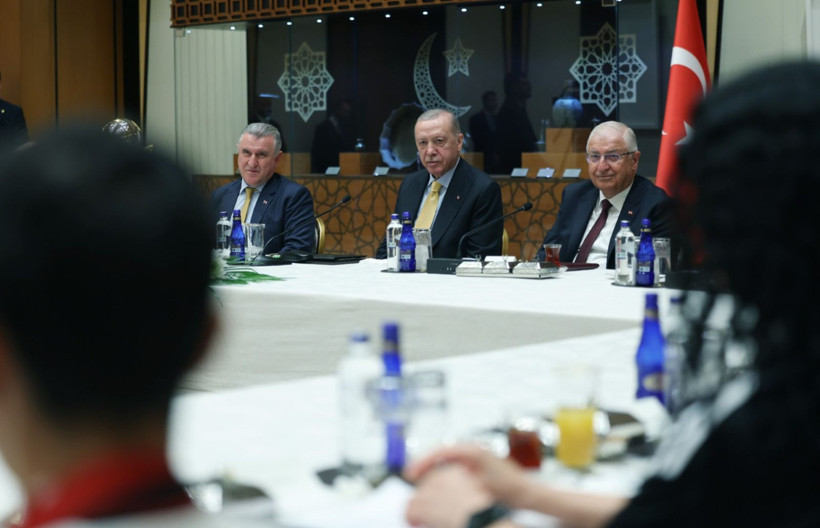 Kupayı Erdoğan'a götürdüler - Resim: 6