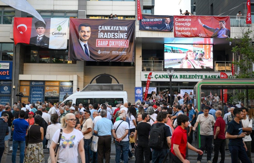 Çankaya Belediyesi önünde gözaltılara tepki - Resim: 5