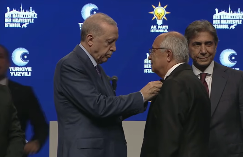 İstanbul'da CHP'den istifa eden 3 belediye başkanı, AKP'ye geçti - Resim : 3