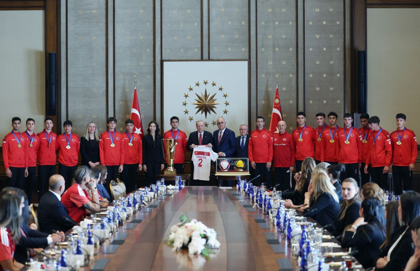'Sultanlar', Saray'da: Tam kadro Erdoğan ziyareti - Resim: 17