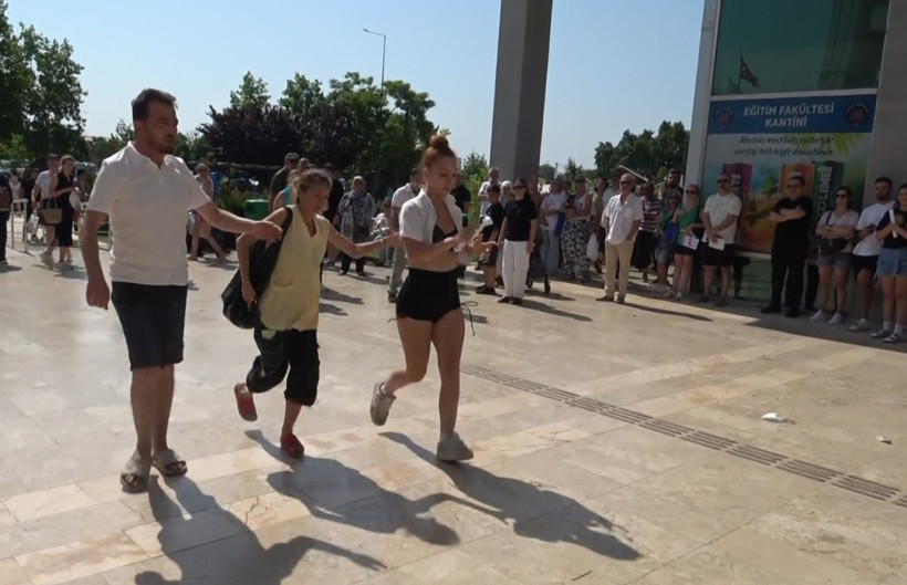 Küpesini çıkaramayınca sınava giremedi - Resim : 8