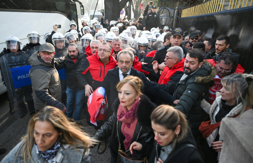 Birleşik Kamu İş’in TBMM önündeki eylemine polis müdahalesi - Resim : 8