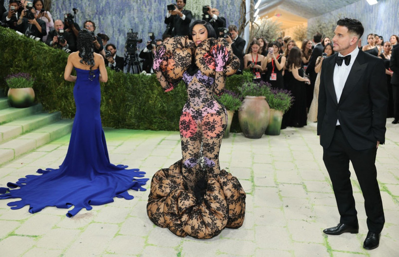 Met Gala 2026'da şıklık yarışı: Tarzlarını görenler inanamadı - Resim: 20