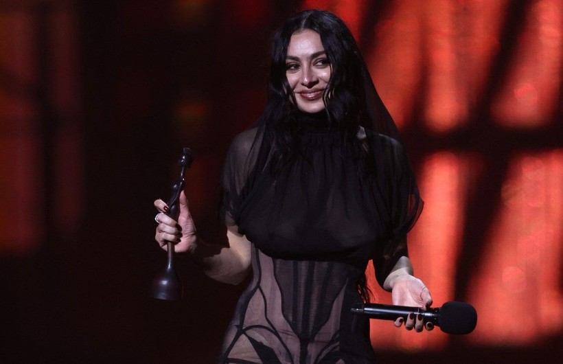 Brit Ödülleri'nin büyük kazananı Charli xcx oldu - Resim: 2