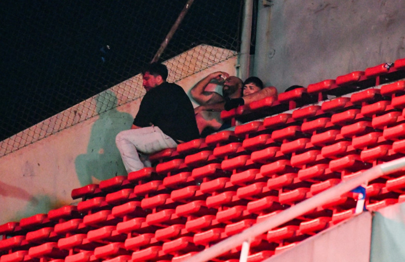 Futbolda bunu da gördük! Birbirlerine dışkı attılar: 97 gözaltı, 5 yaralı - Resim : 1