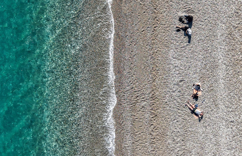Antalya’da aynı gün iki mevsim: Sahilde deniz, zirvede kayak keyfi - Resim: 2