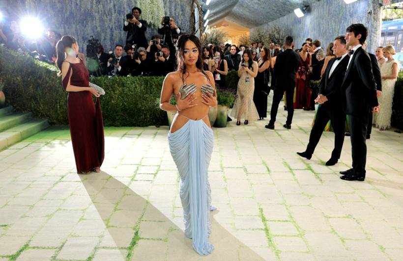 Met Gala 2026'da şıklık yarışı: Tarzlarını görenler inanamadı - Resim: 40