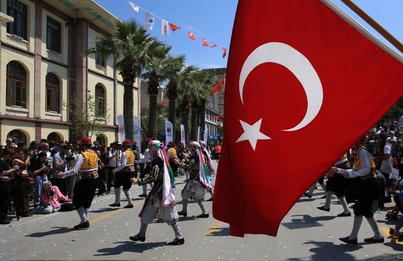 485 yıllık gelenek! 8 ton mesir macunu saçıldı - Resim: 15