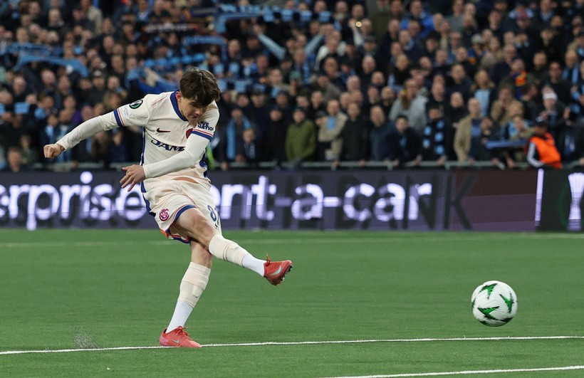 Chelsea formasıyla 16 yaşında tarih yazdı, ertesi gün okula gitti! - Resim : 1
