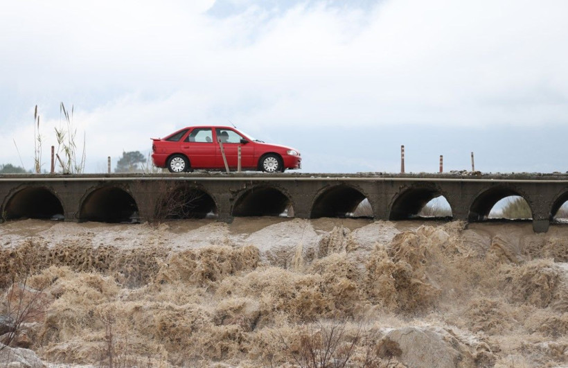 Önce kuraklık vurdu, şimdi de sağanak - Resim: 56