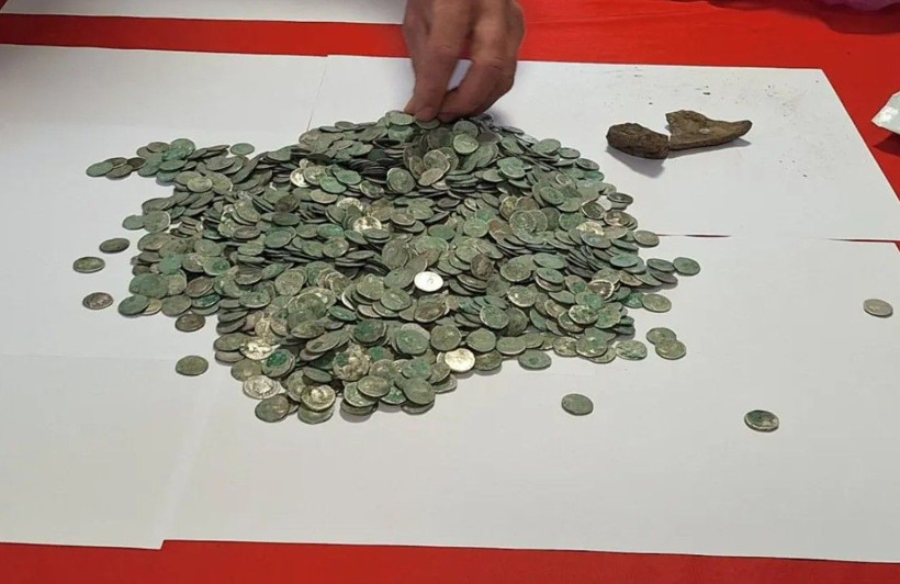 Doğa yürüyüşünde muhteşem keşif: Tarlada hazine buldu - Resim: 4