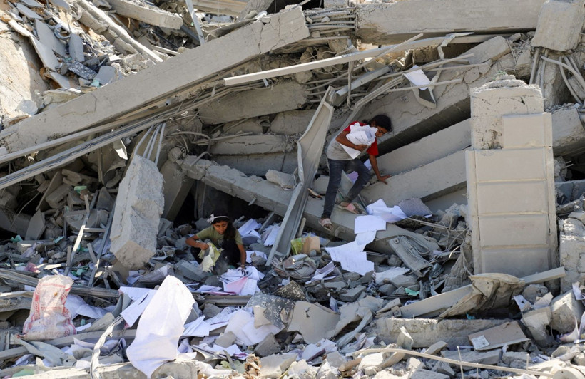 Evlerine dönen Gazzeliler, enkazda eski hayatlarını arıyor - Resim: 12