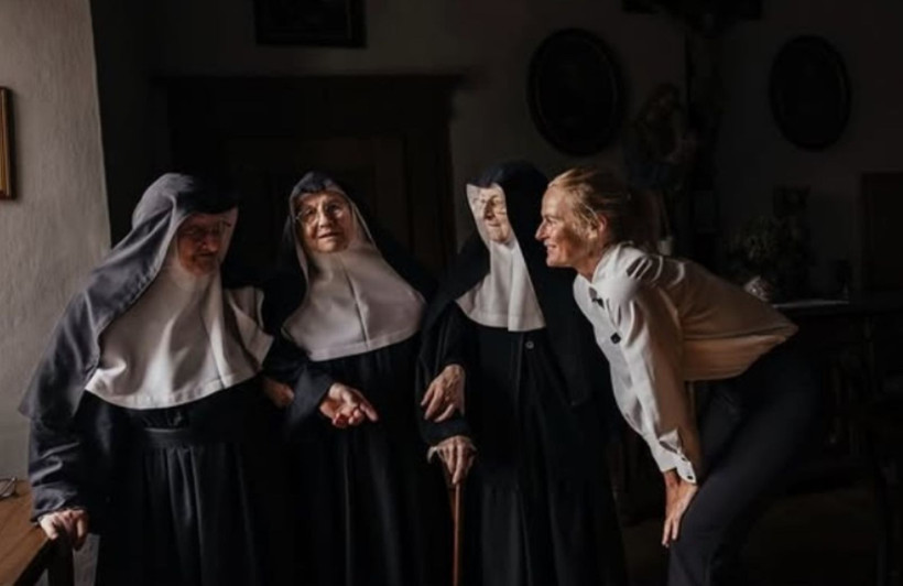 Sosyal medya fenomeni ‘kaçak rahibelere' kiliseden ültimatom geldi - Resim: 7