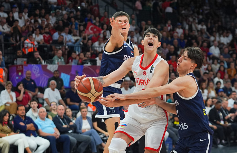 U17 Milliler, Dünya Kupası yarı finalinde Sırbistan'a kaybetti: 71-76 - Resim : 1