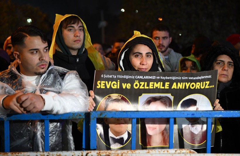 Hatay'da 6 Şubat anmasında depremzedelere gözaltı - Resim : 5