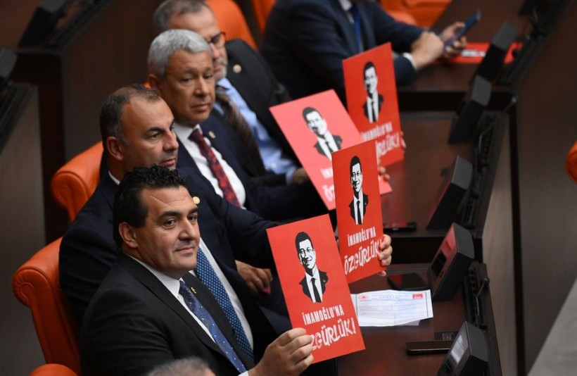 MHP lideri Bahçeli, TBMM Başkanı seçimlerinde oy kullandı - Resim: 45