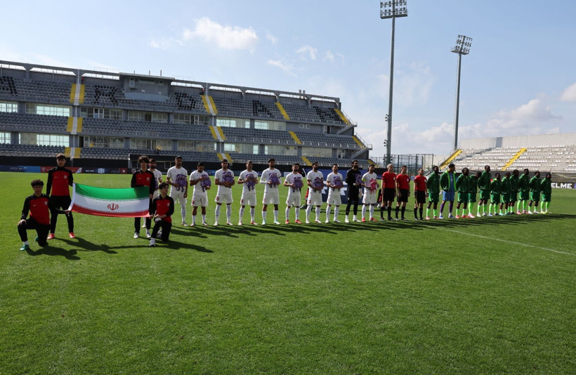 İranlı futbolculardan, Antalya'da sıra dışı protesto: Okul çantasıyla çıktılar - Resim: 7