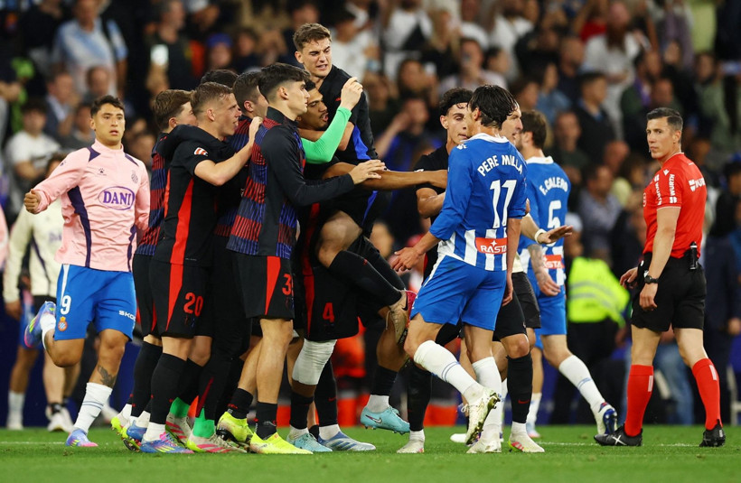 Barcelona'nın kutlamasına fıskiye engeli: Mourinho'ya da yapmışlardı! - Resim: 3