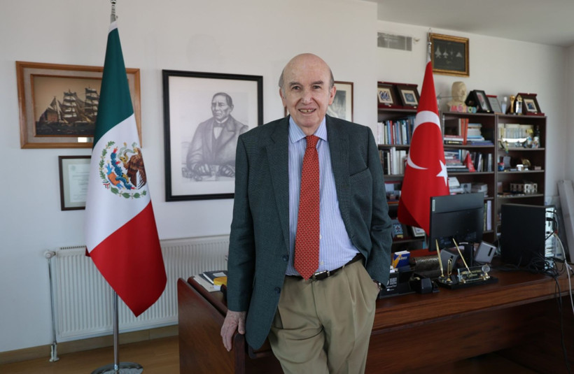 Emine Erdoğan da paylaşmıştı, 'Bu bir sır değil' dedi: 'Osmanlı'nın damadı' Türkiye'den ayrılıyor - Resim: 2