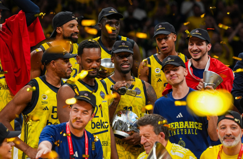 Avrupa'nın en büyüğü Fenerbahçe: Euroleague'de tarihi şampiyonluk - Resim : 3