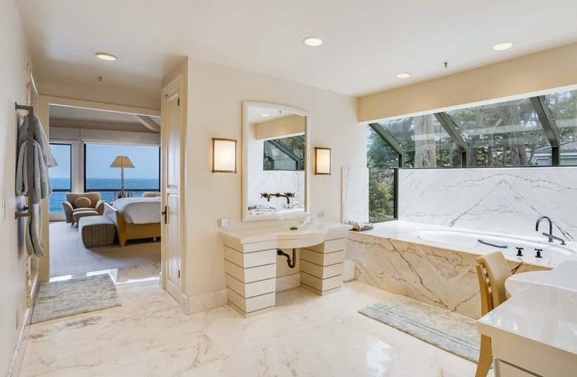 'Temel İçgüdü'deki meşhur ev rekor fiyata satışa çıktı - Resim: 10