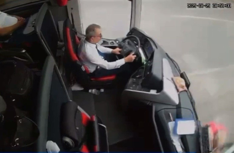 Yolcu otobüsünün çarptığı 2 kişinin öldüğü kazayla ilgili yeni detaylar - Resim: 3