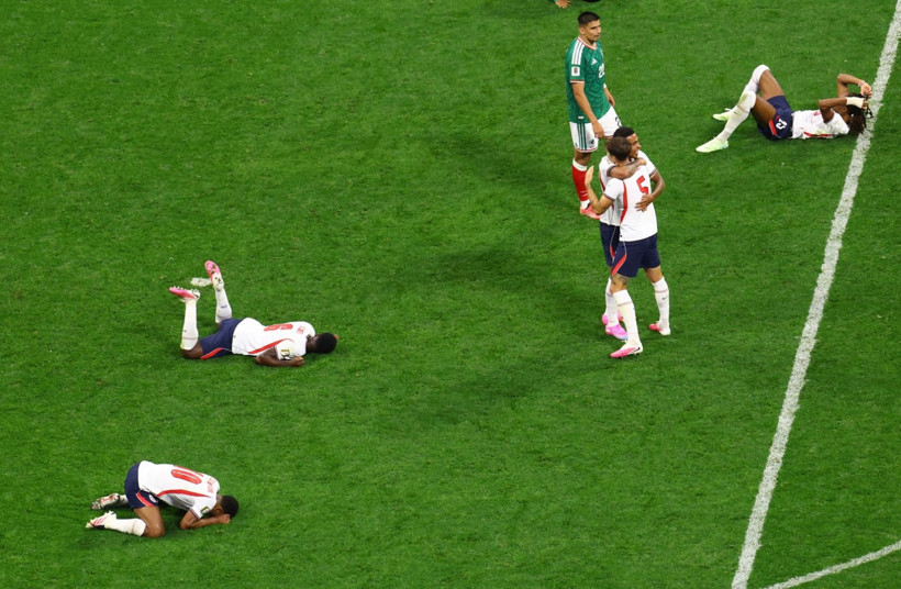 İngiltere 10 kişiyle Meksika'yı yıktı, çeyrek finale uçtu! - Resim: 9