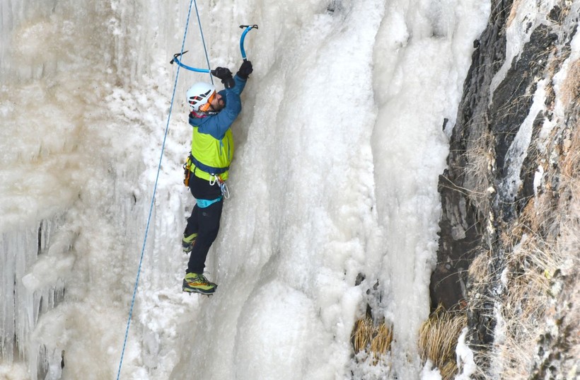 Kars’ta yeni adrenalin rotası! Donan şelaleye dağcı akını - Resim: 9