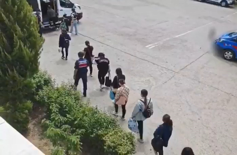 SPA merkezlerine operasyon: Taylandlı kadınlar kurtarıldı - Resim : 2