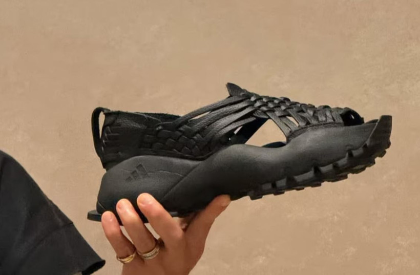 Adidas'a sandalet suçlaması: Bizden çaldılar - Resim : 1