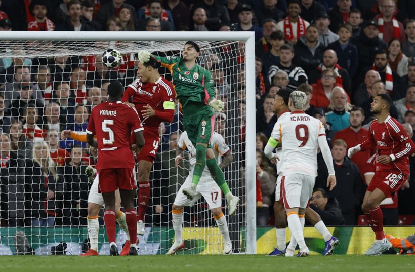 Uğurcan Çakır, Anfield’da devleşti: 11 kurtarış yaptı, 1 penaltı çıkardı - Resim : 1