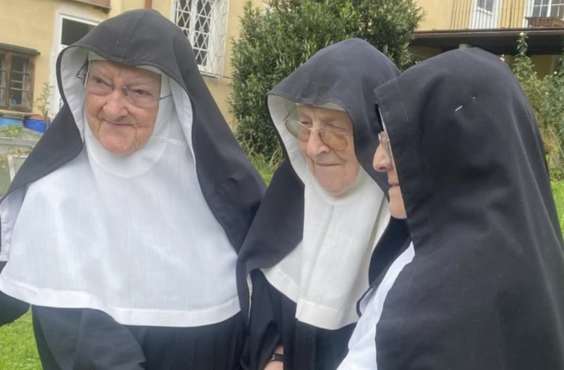 Sosyal medya fenomeni ‘kaçak rahibelere' kiliseden ültimatom geldi - Resim: 6