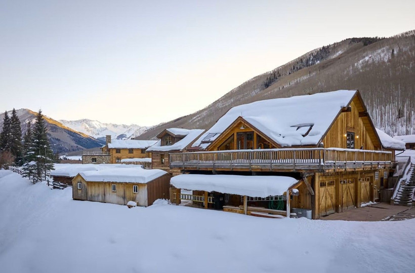Ünlü iş insanı lüks malikanesini satışa çıkardı - Resim: 8