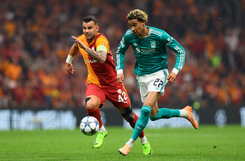 Aslan, Liverpool'u ezip geçti: Penaltı VAR'dan döndü - Resim : 1